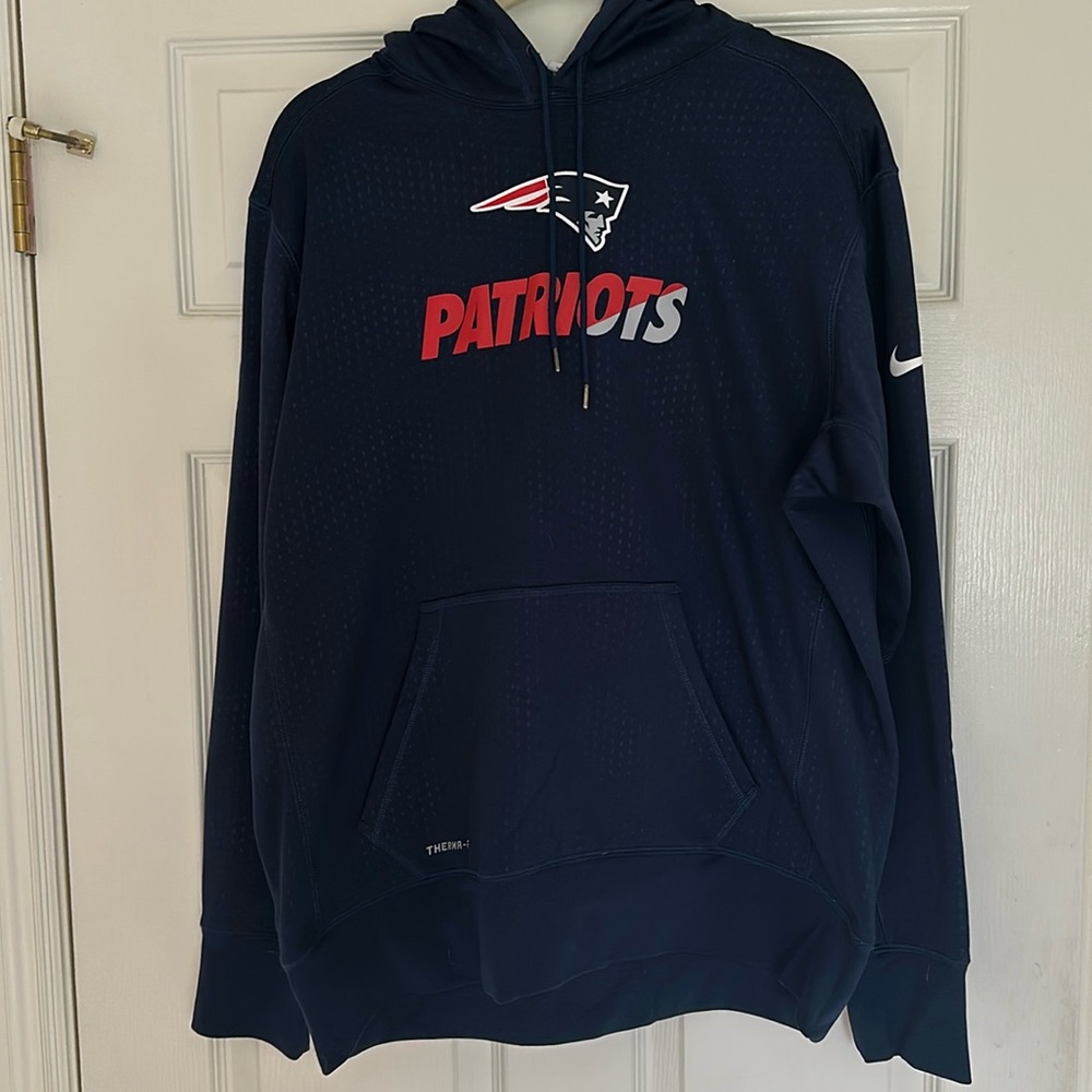 New England Patriots Therma-Fit sweatshirt